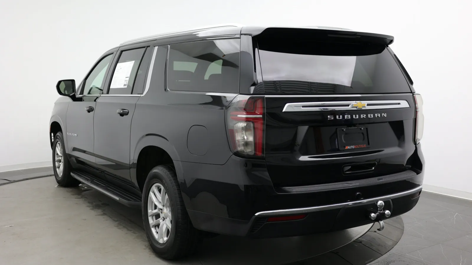 Chevrolet Suburban photo 5