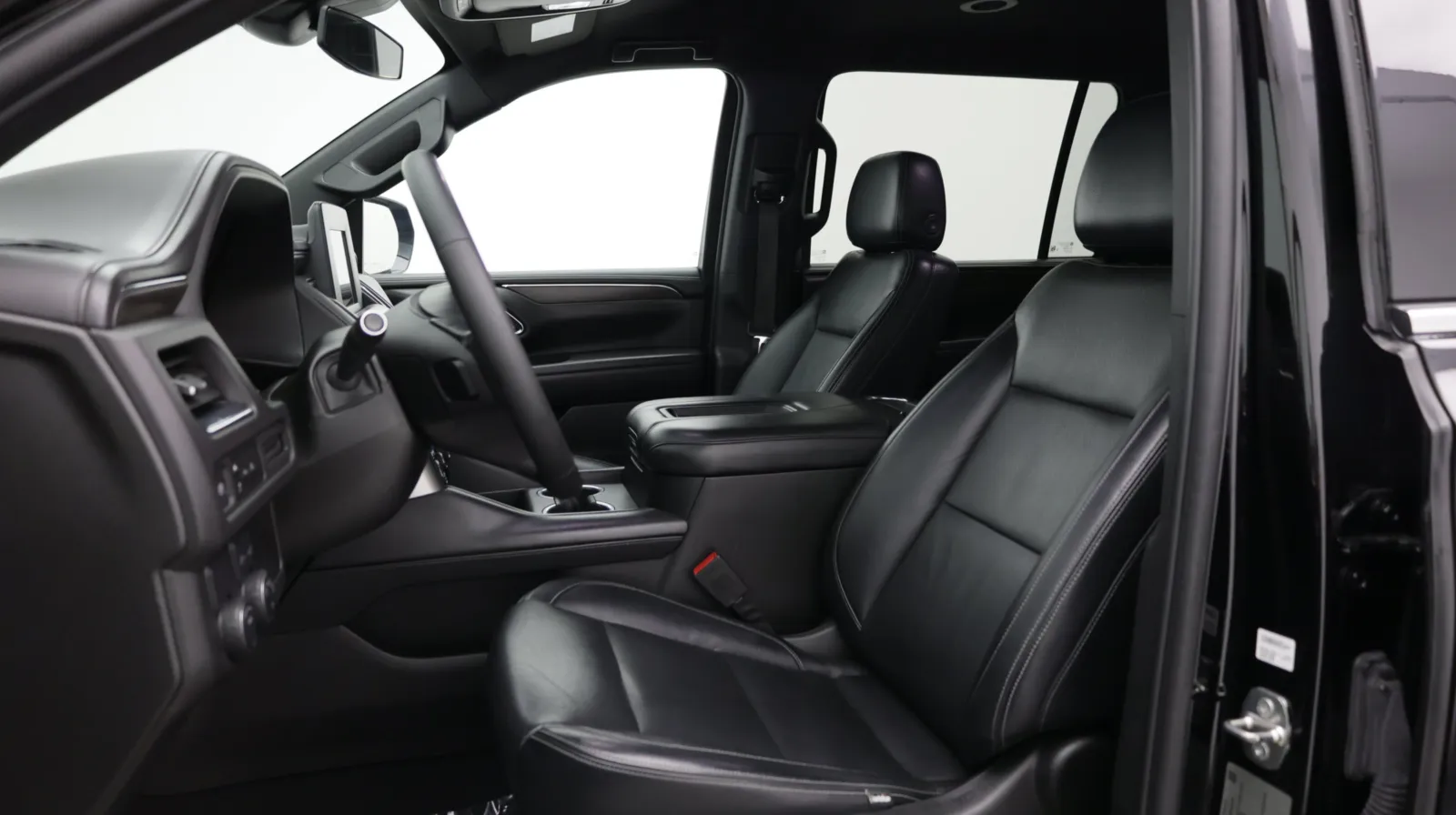 Chevrolet Suburban photo 14