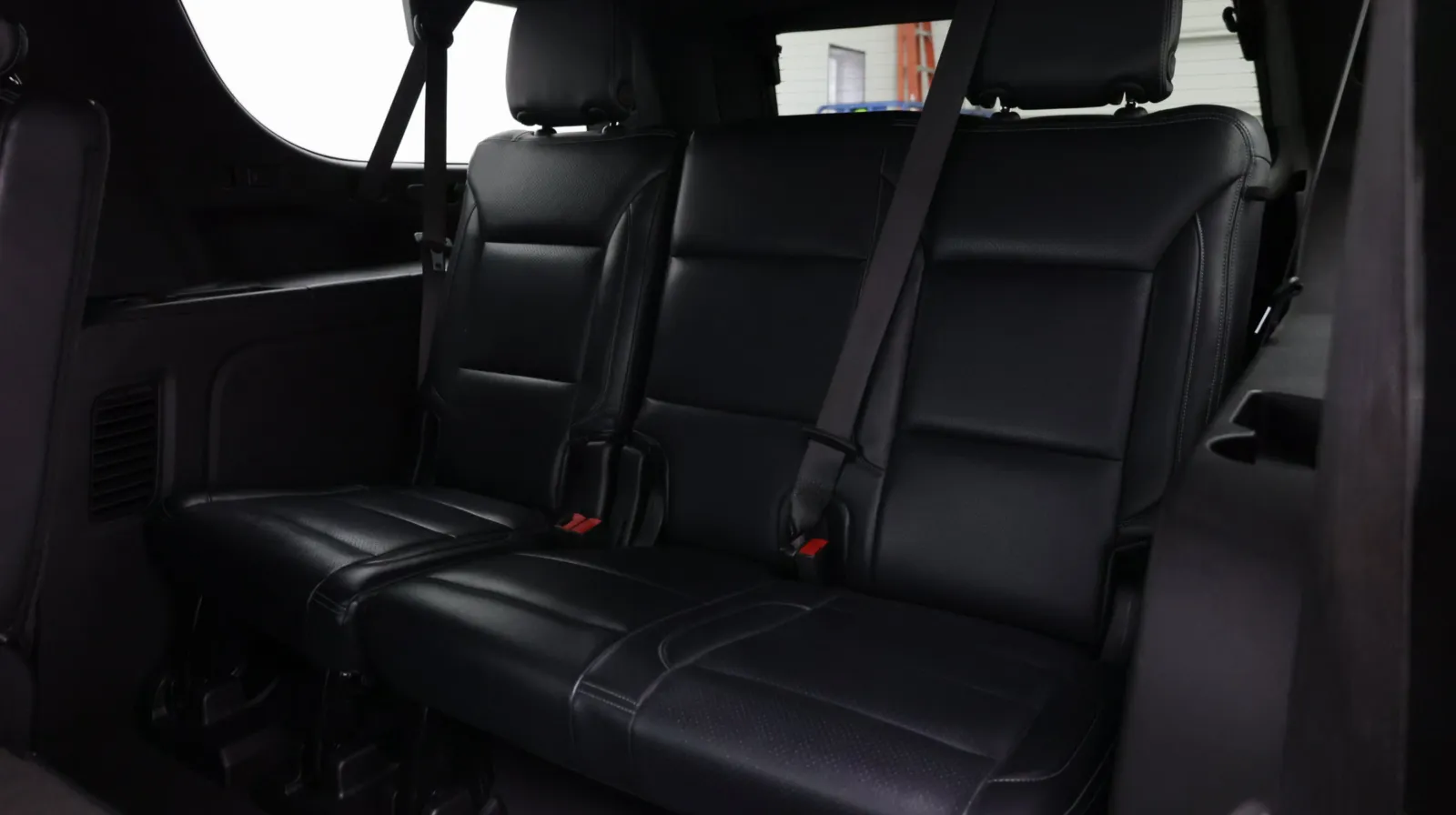 Chevrolet Suburban photo 25