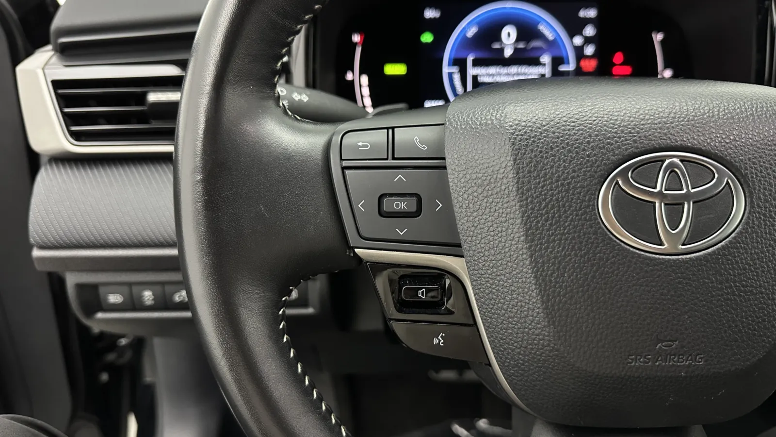 Toyota Camry photo 18