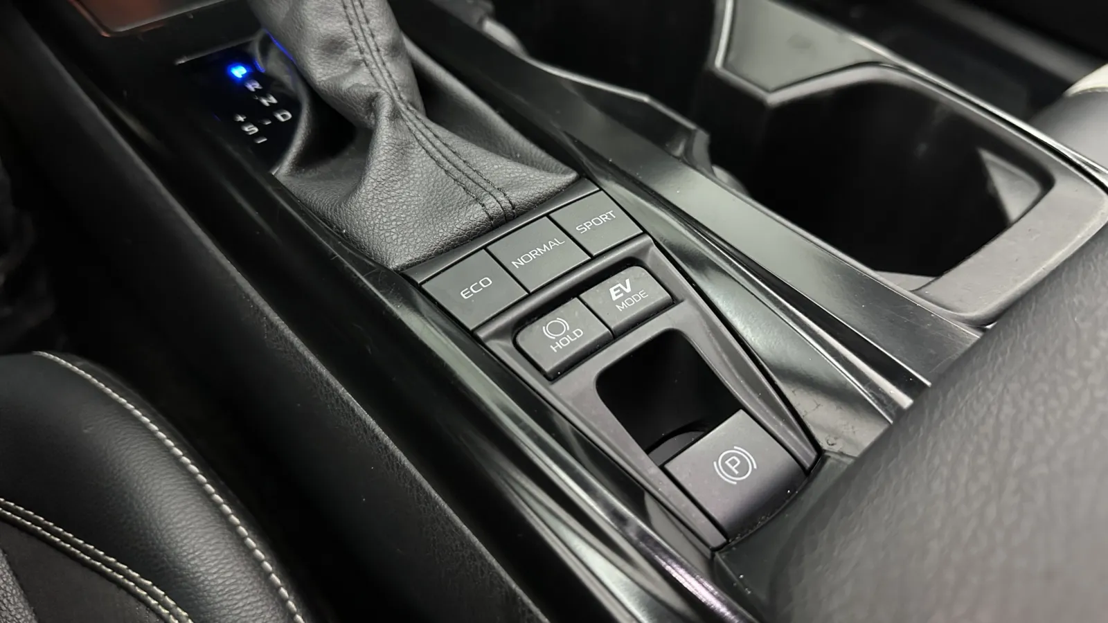 Toyota Camry photo 15