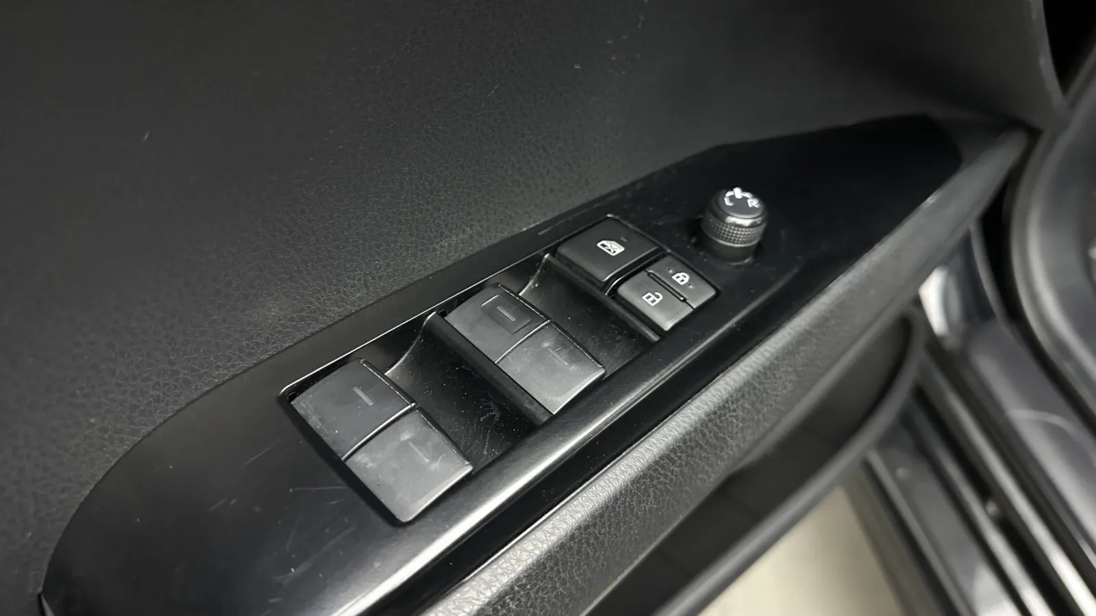 Toyota Camry photo 11