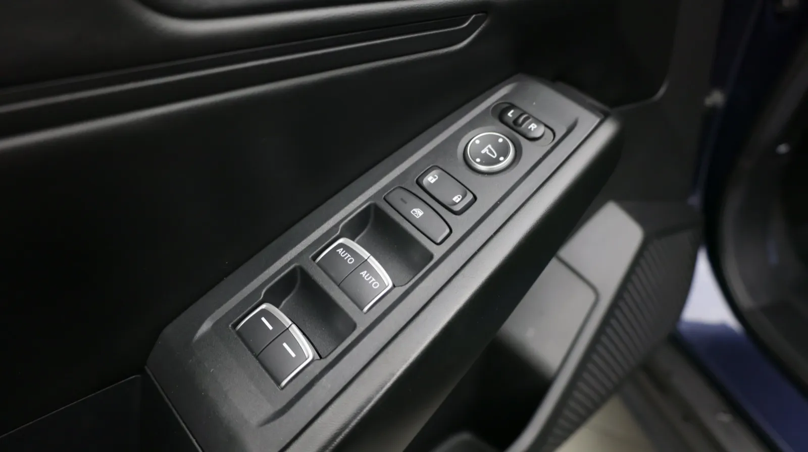 Honda Accord photo 12