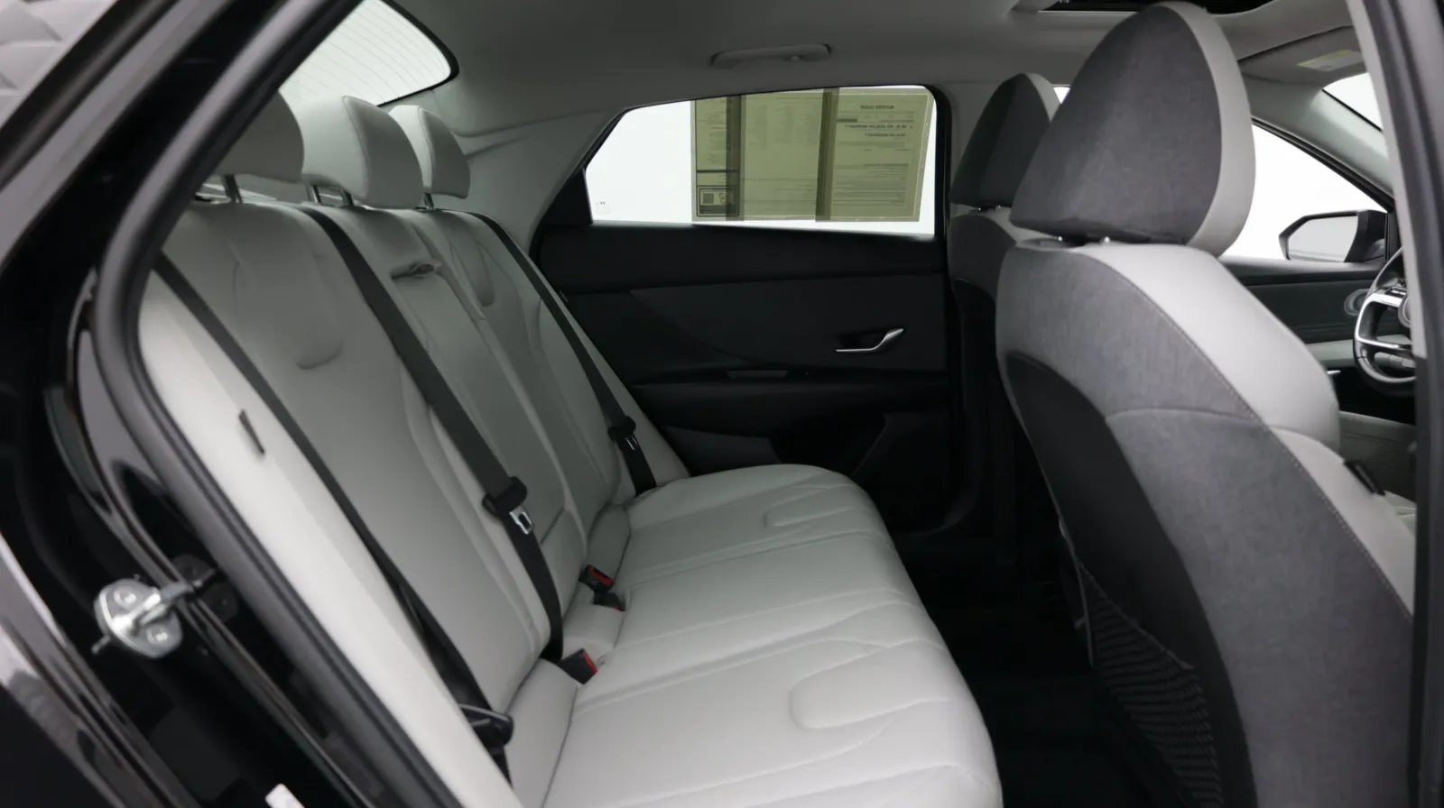Hyundai Elantra photo 30