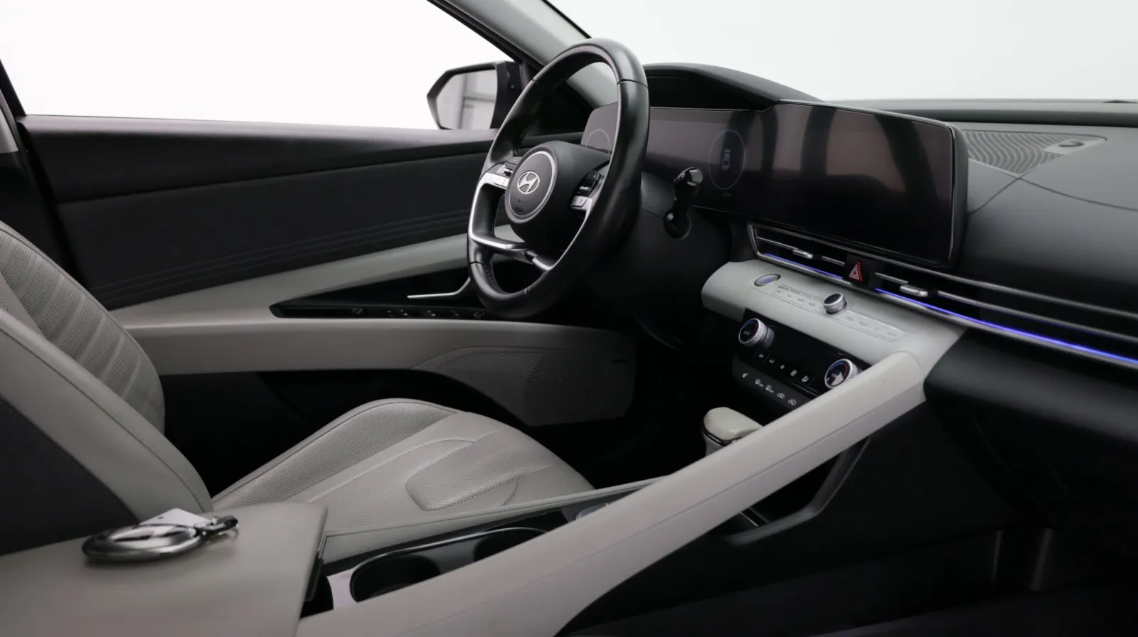 Hyundai Elantra photo 32