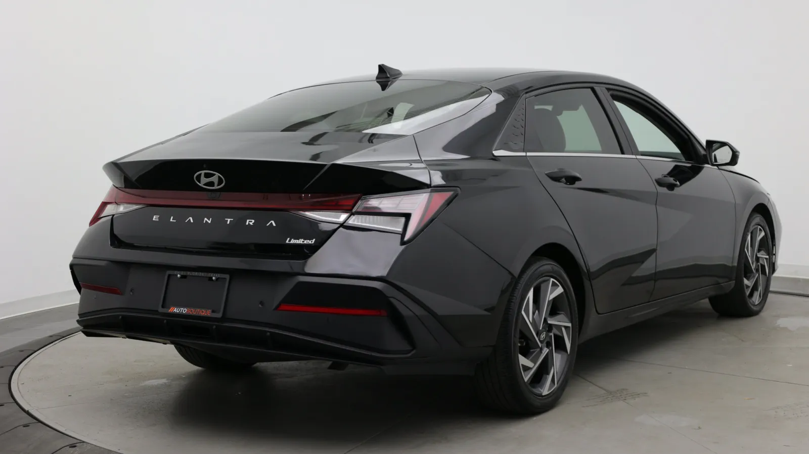 Hyundai Elantra photo 9