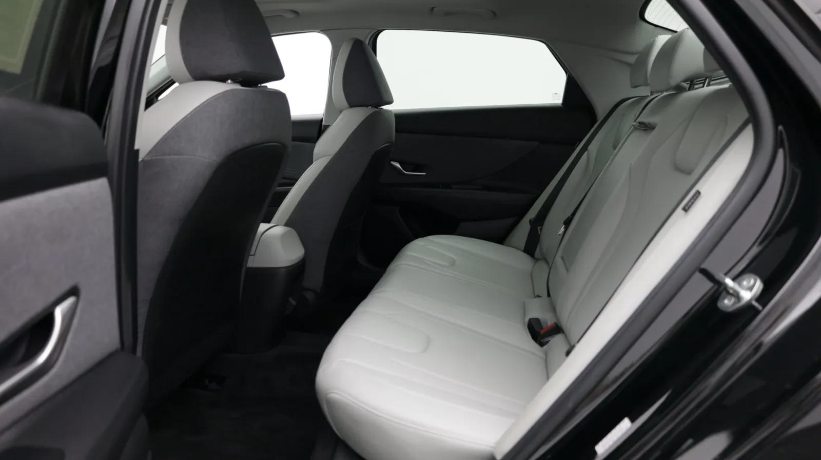 Hyundai Elantra photo 22