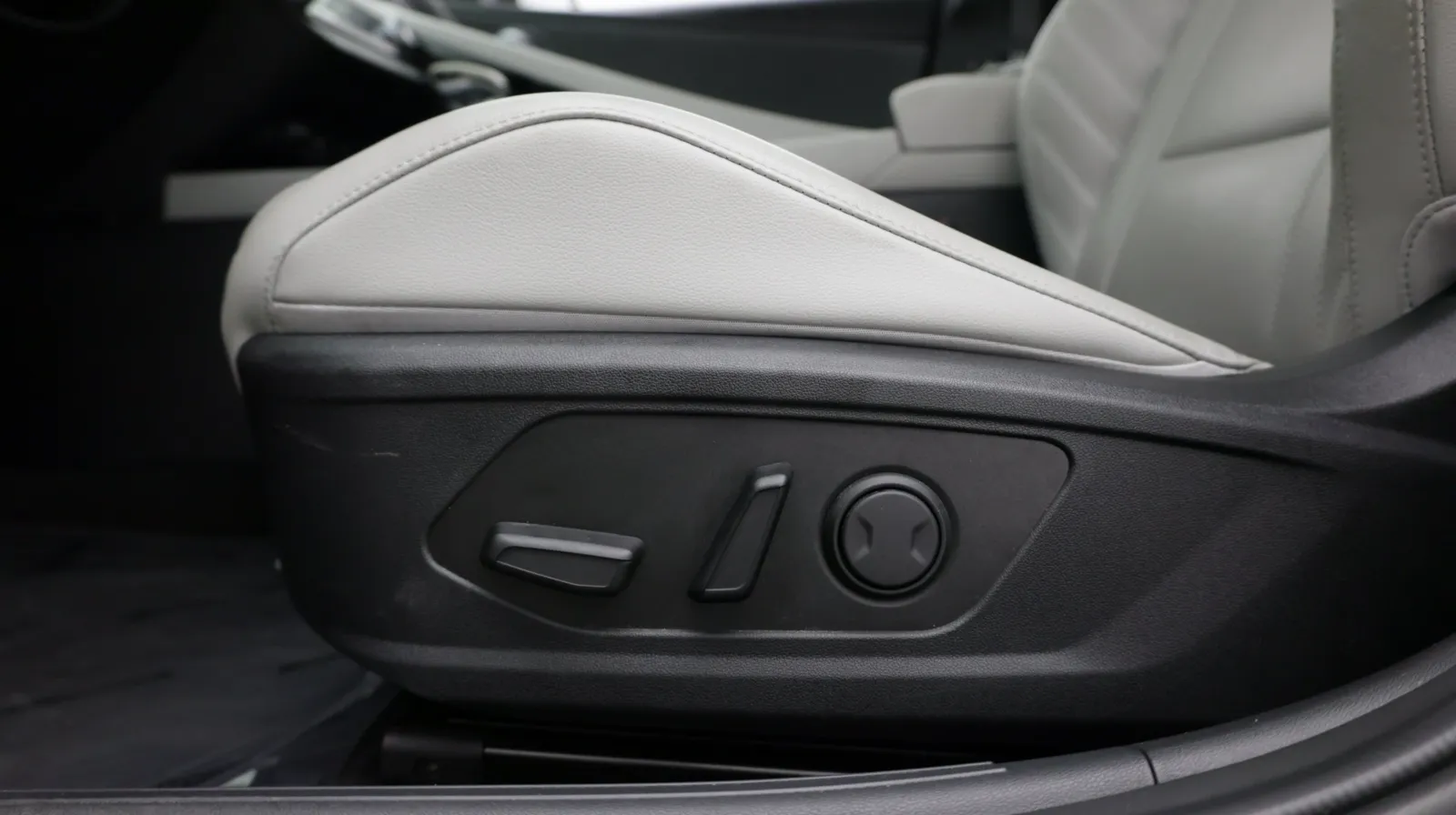 Hyundai Elantra photo 14