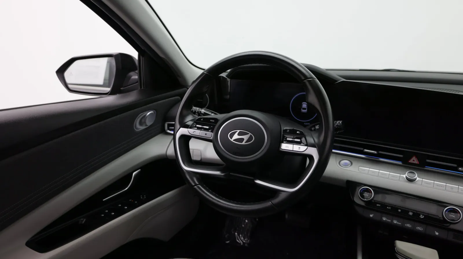 Hyundai Elantra photo 25