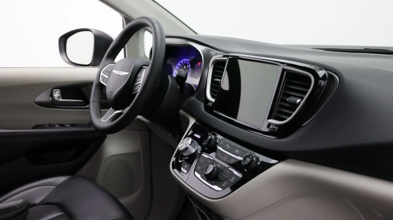 Chrysler Pacifica photo 39