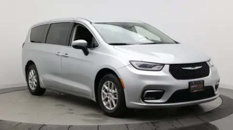 Another view of 2023 Chrysler Pacifica Touring L for sale in Jacksonville, FL at Auto Boutique Florida