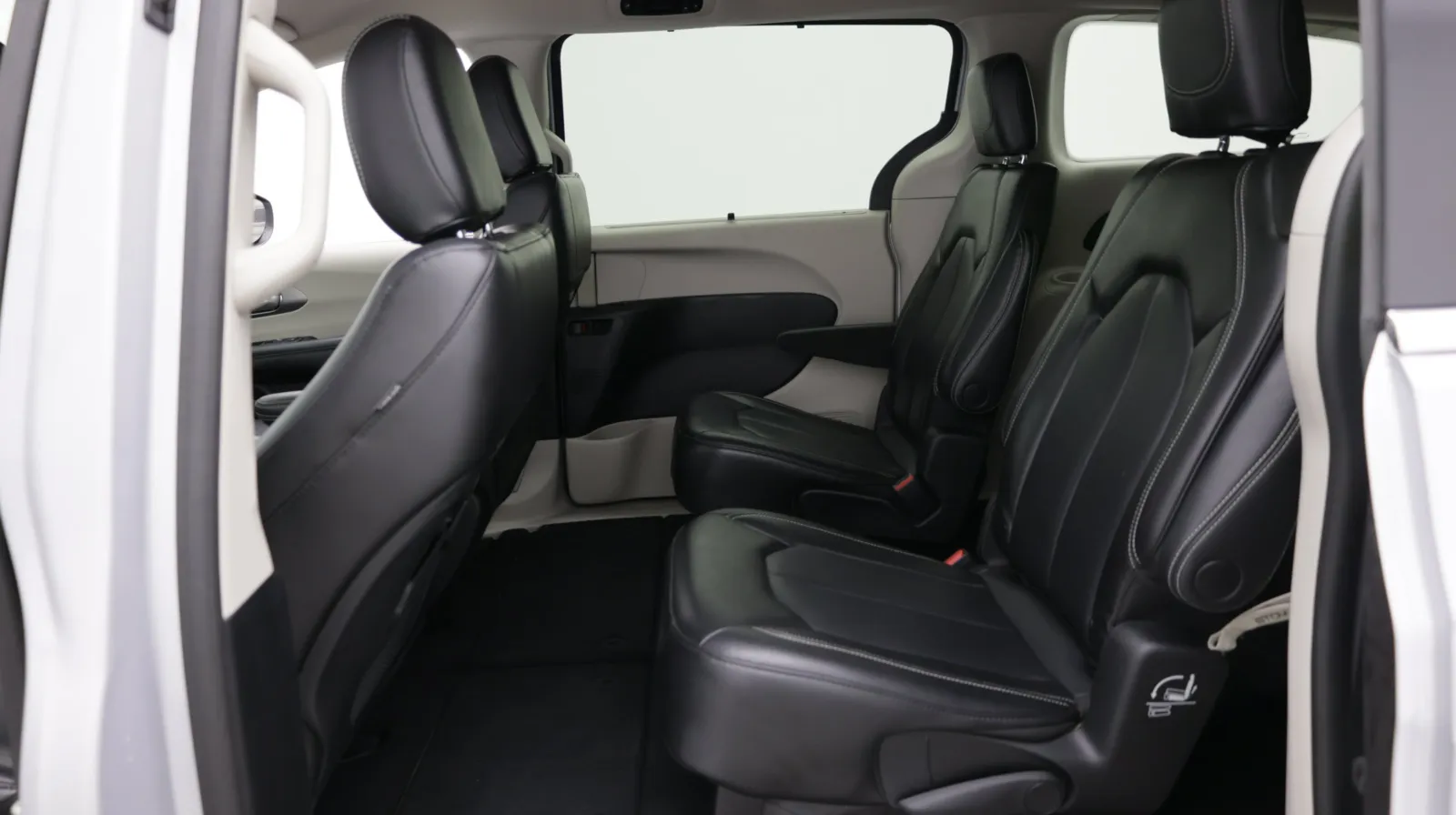 Chrysler Pacifica photo 27