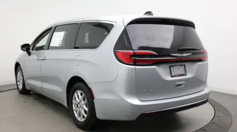 More photos of 2023 Chrysler Pacifica Touring L at Auto Boutique Florida, FL