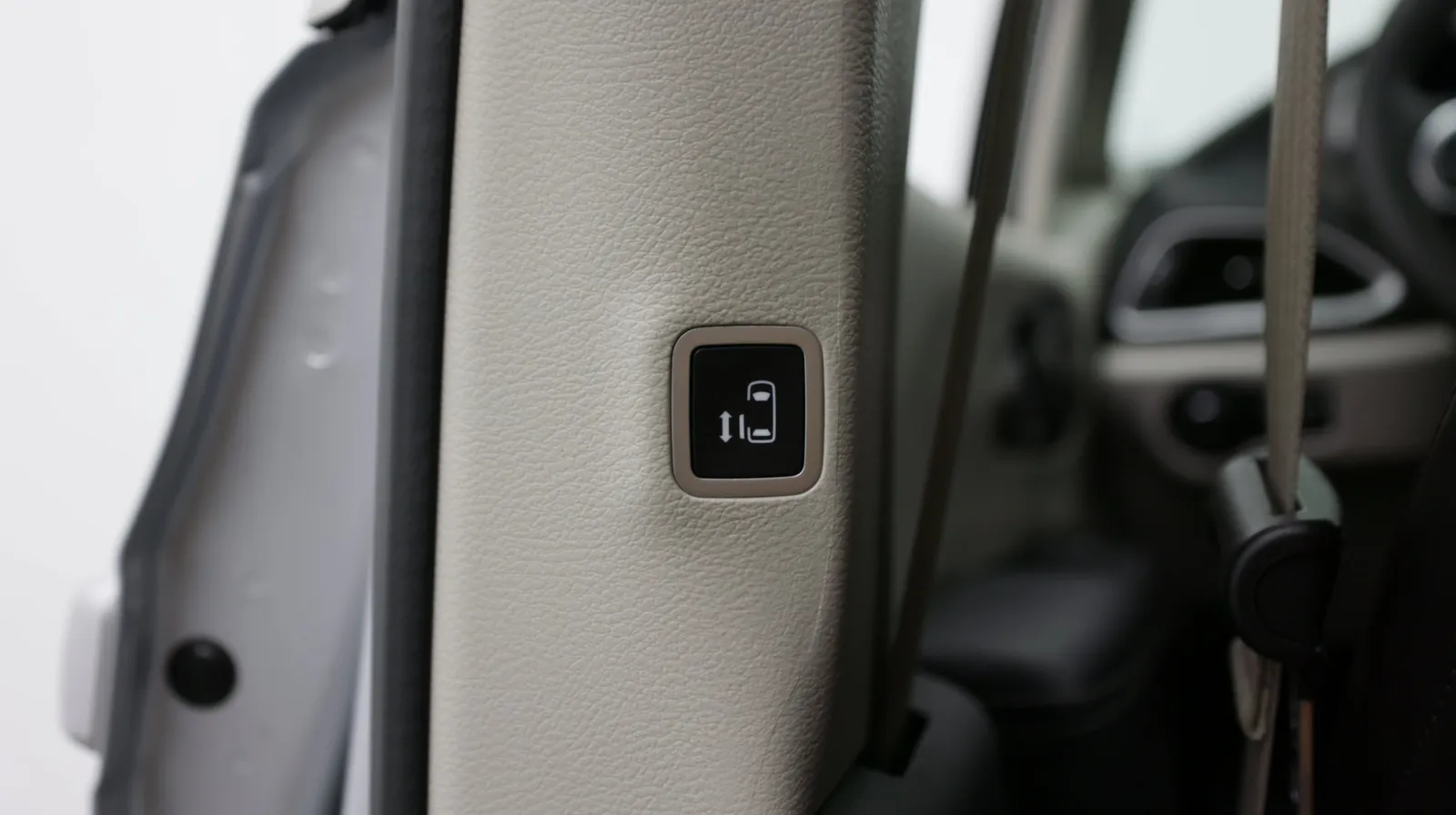 Chrysler Pacifica photo 33