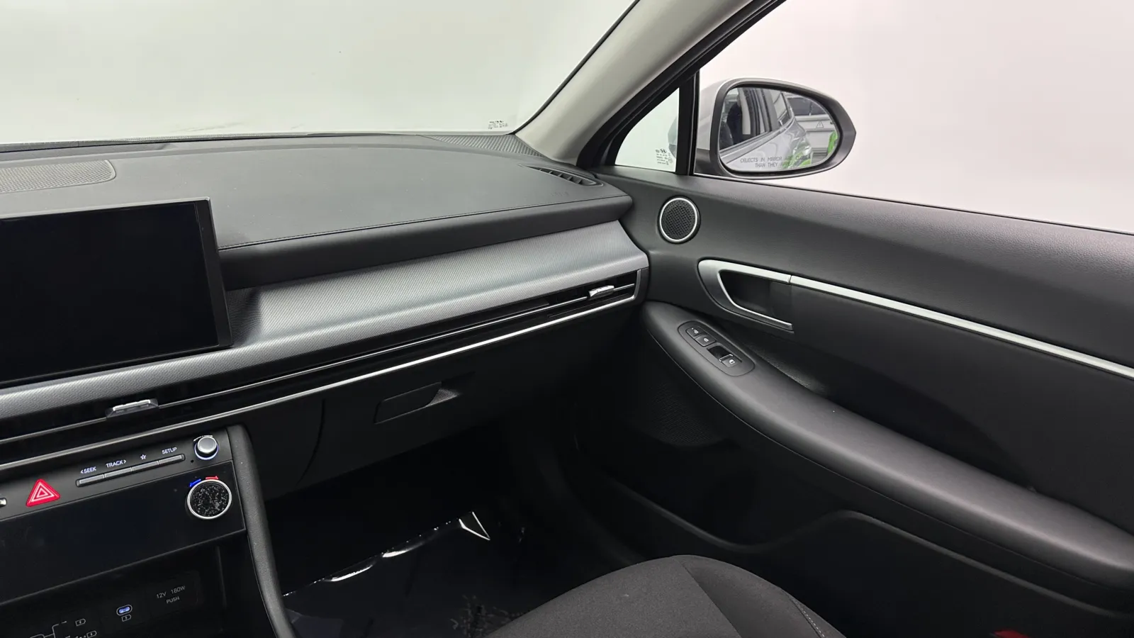 Hyundai Sonata photo 29