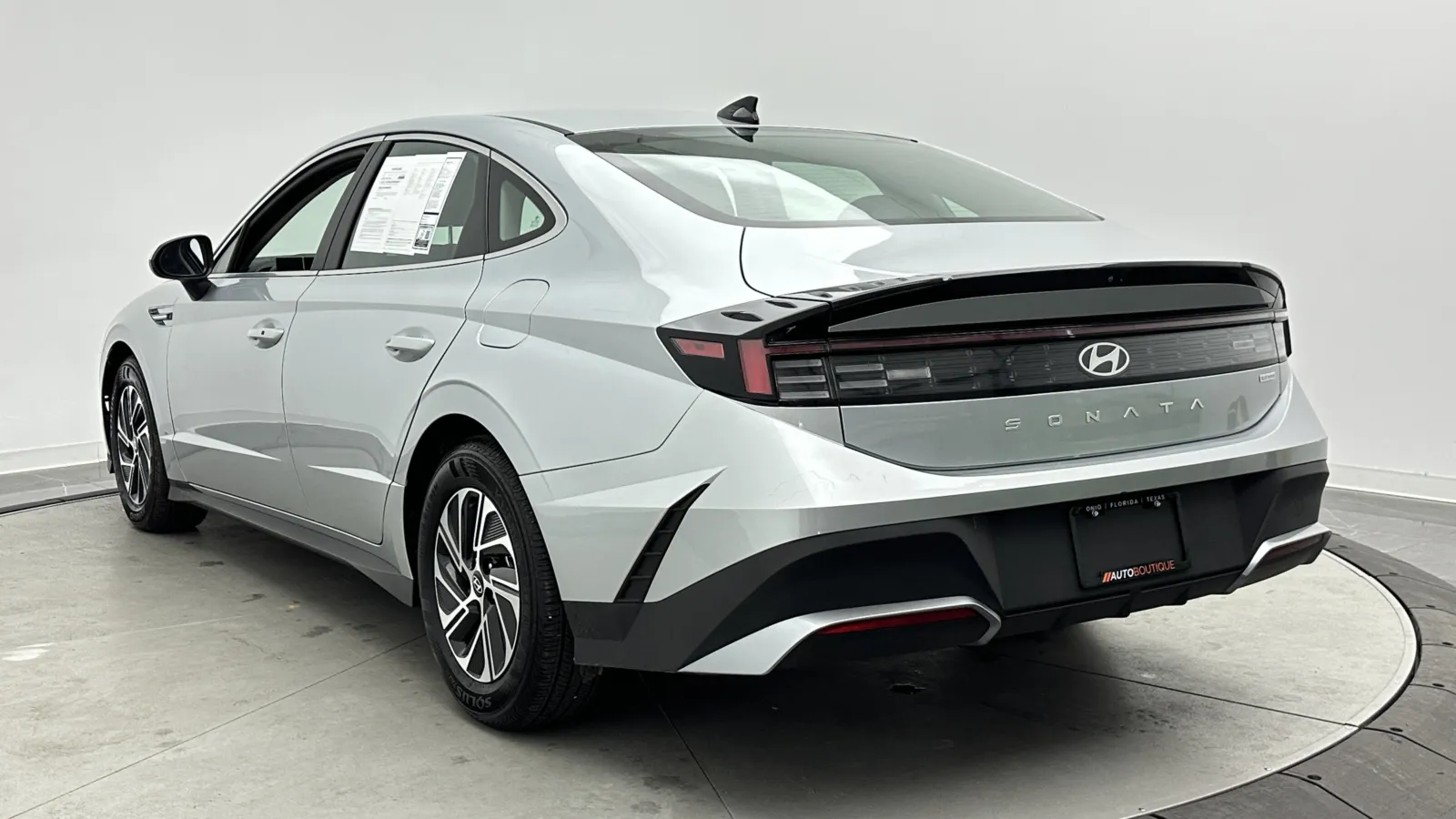 Hyundai Sonata photo 4