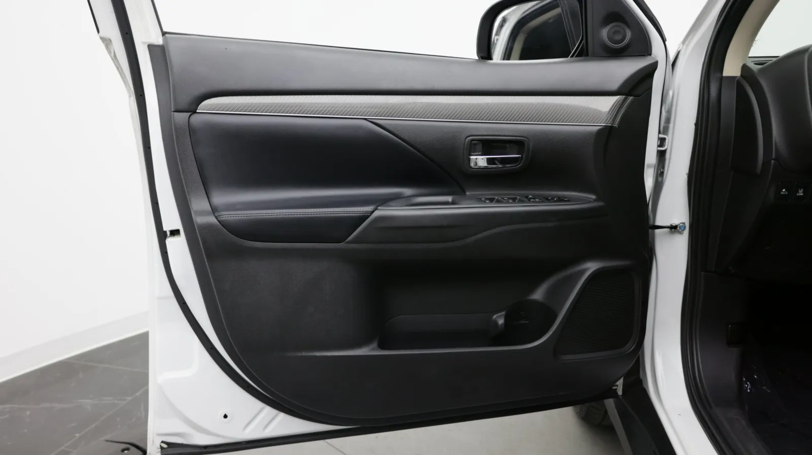 Mitsubishi Outlander photo 9