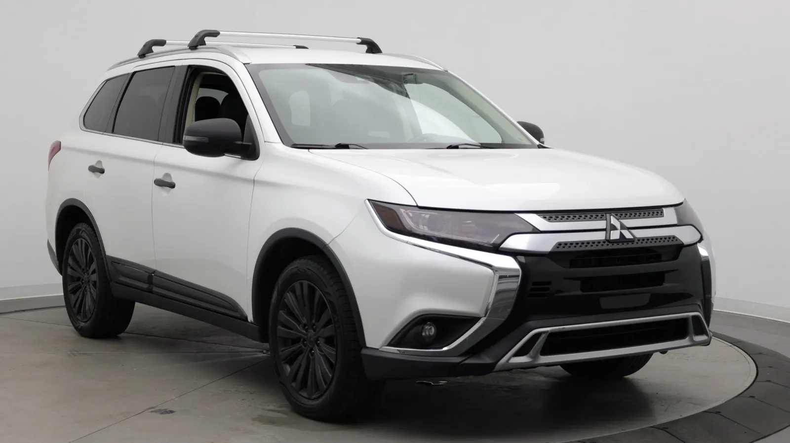 Mitsubishi Outlander photo 3