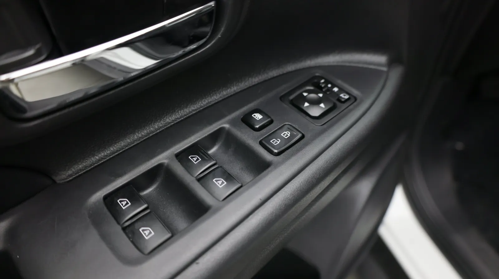 Mitsubishi Outlander photo 11
