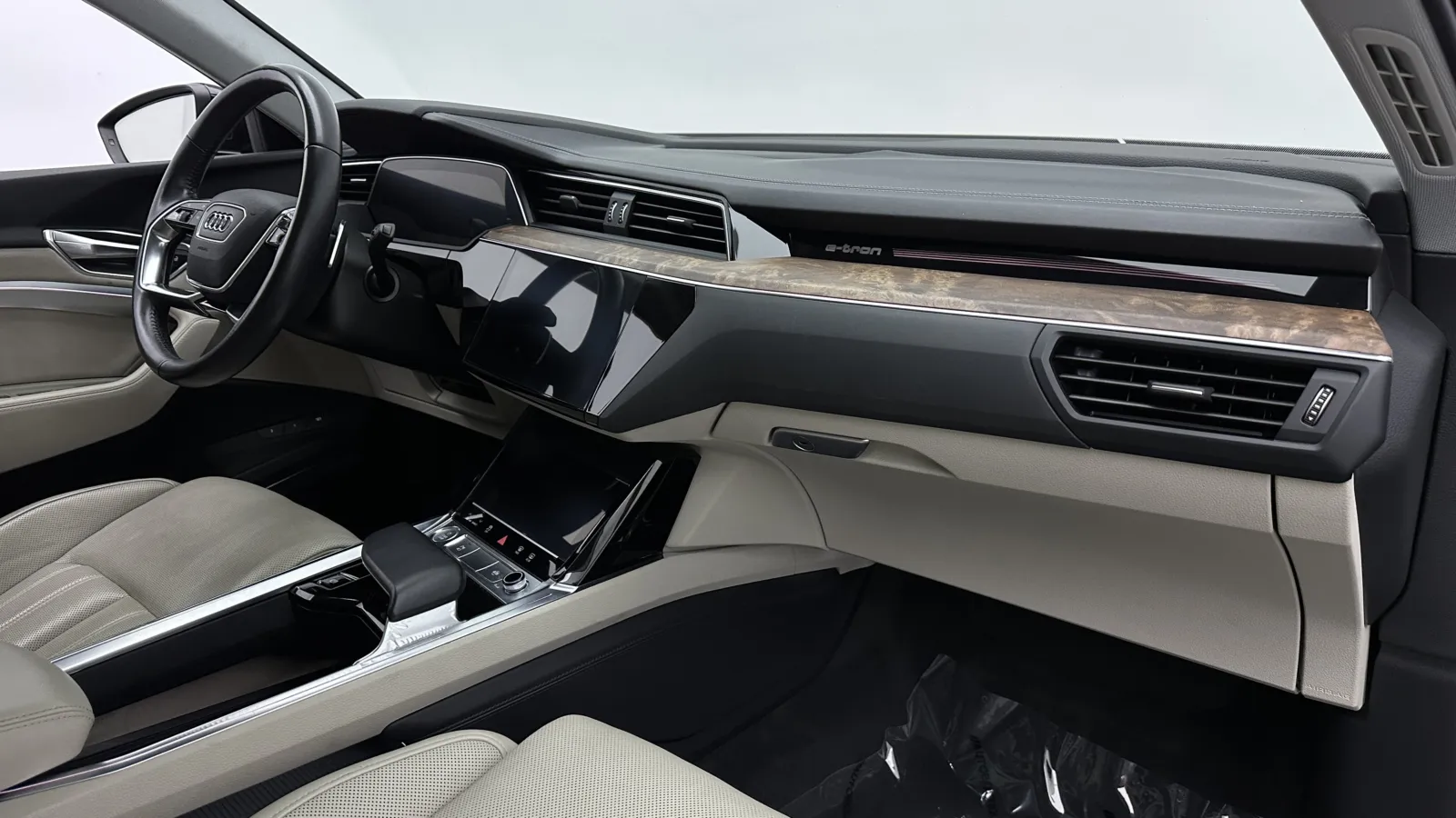 Audi e-tron photo 41