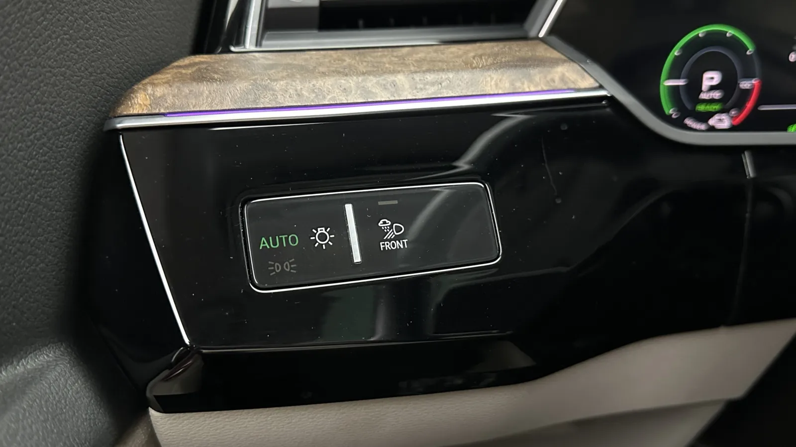 Audi e-tron photo 23