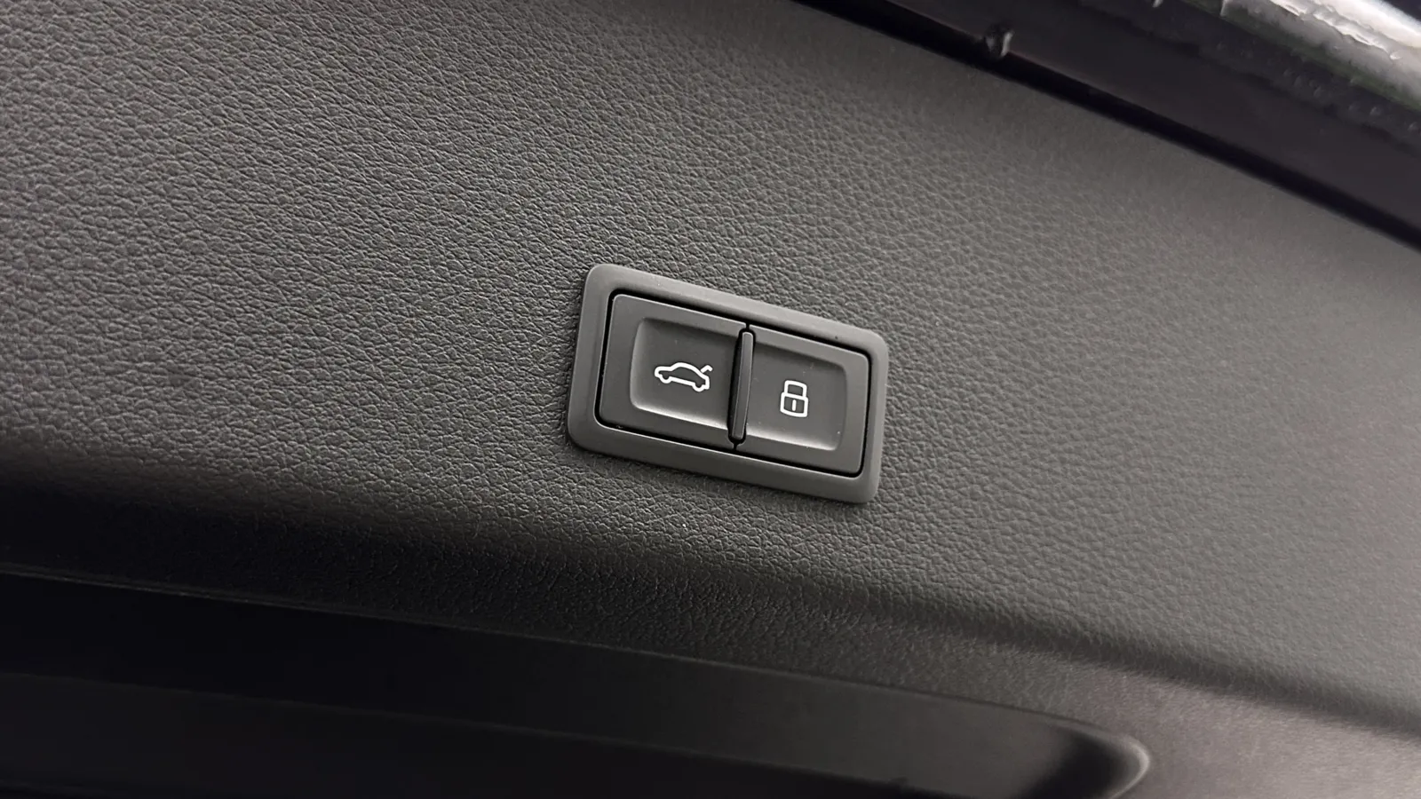 Audi e-tron photo 35