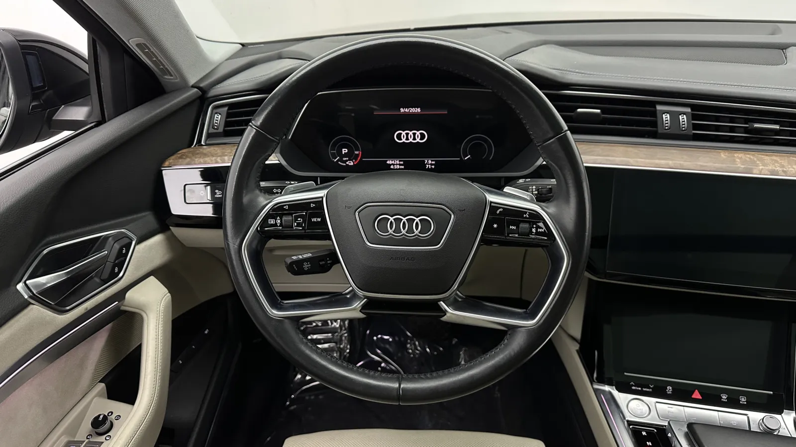 Audi e-tron photo 29