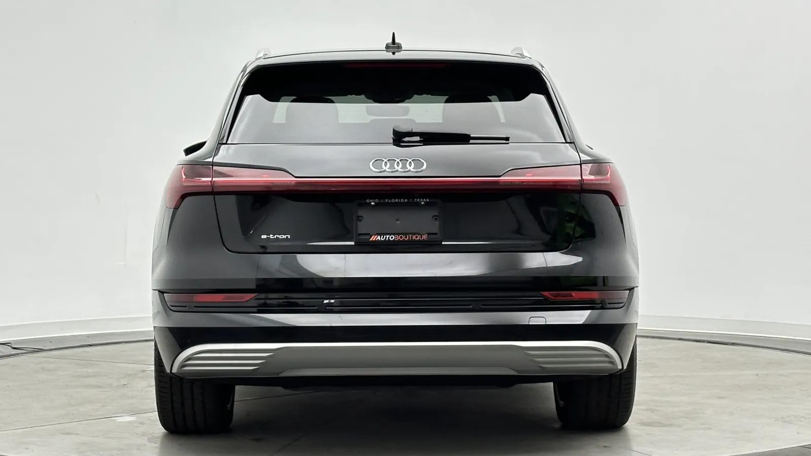 Audi e-tron photo 8
