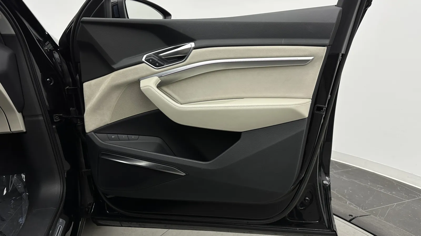 Audi e-tron photo 38