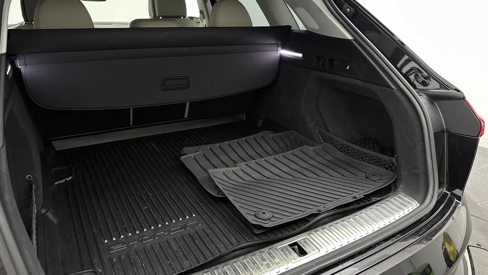 Audi e-tron photo 34