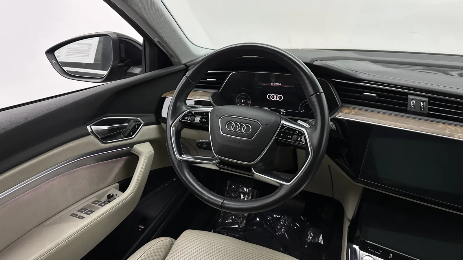 Audi e-tron photo 30