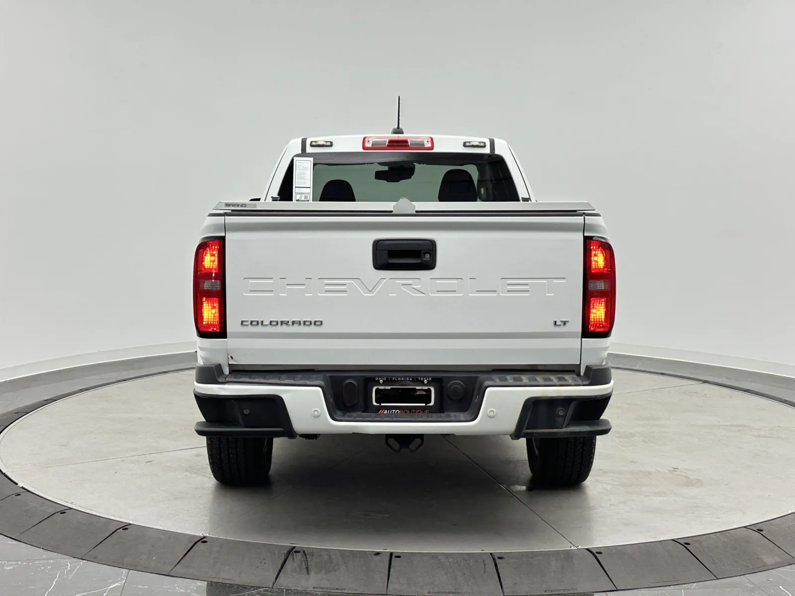 Chevrolet Colorado photo 3