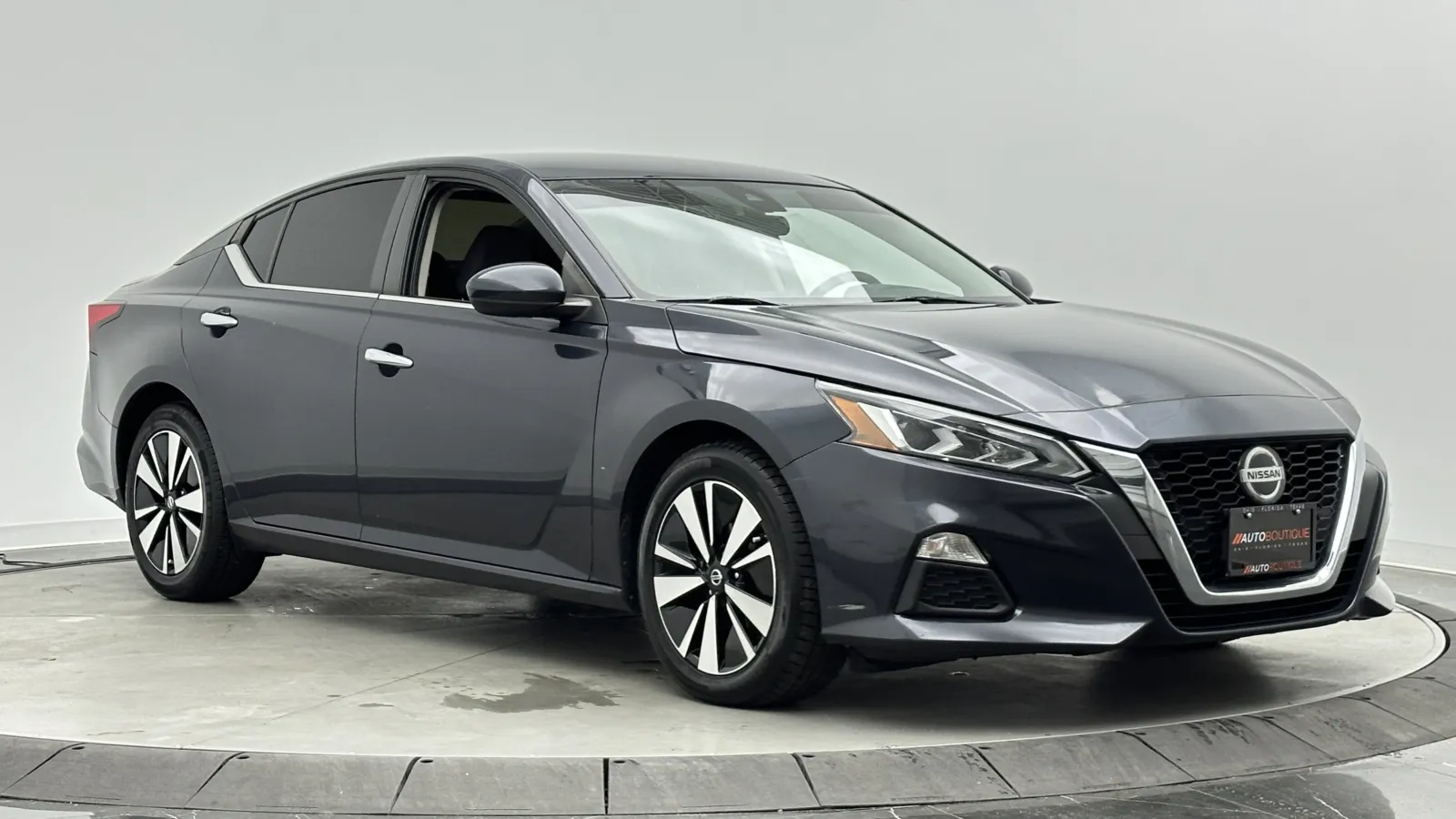 Nissan Altima photo 3