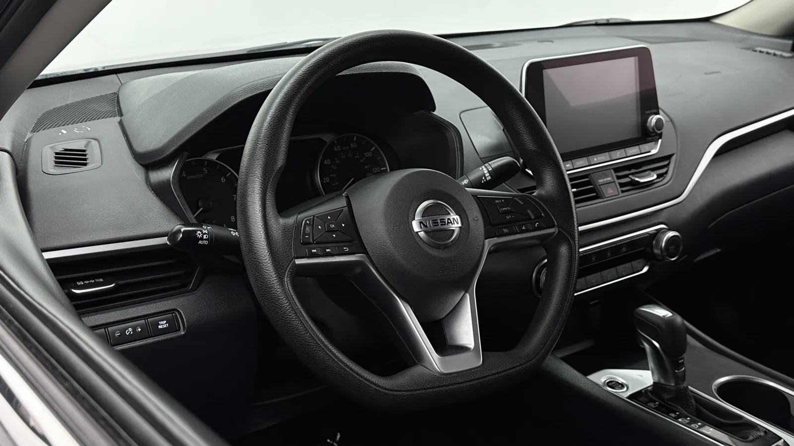 Nissan Altima photo 8