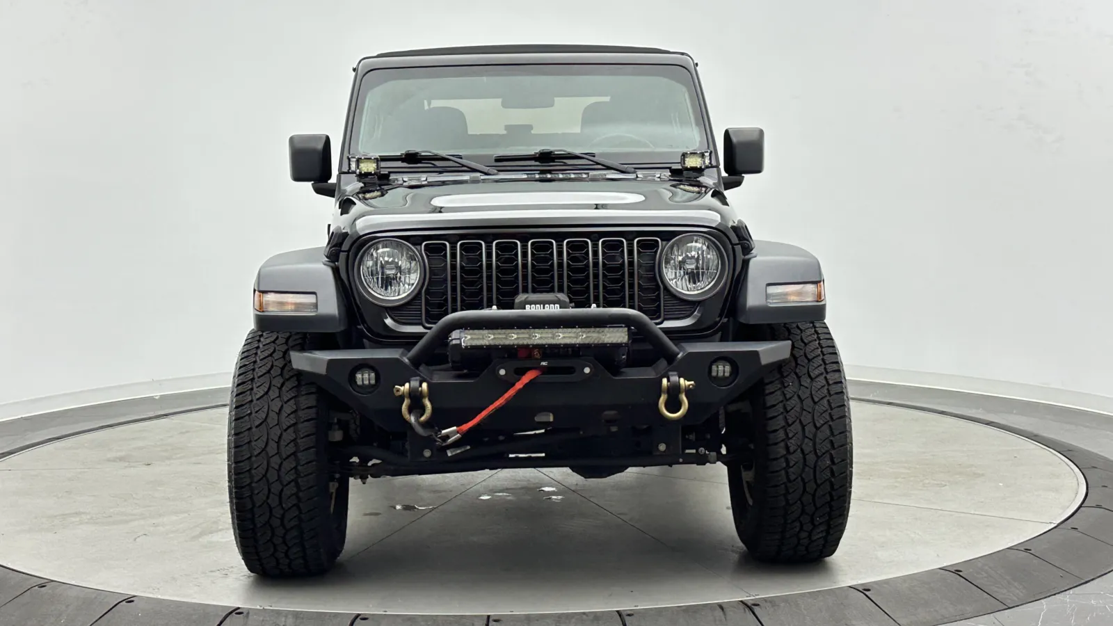 Jeep Wrangler photo 2