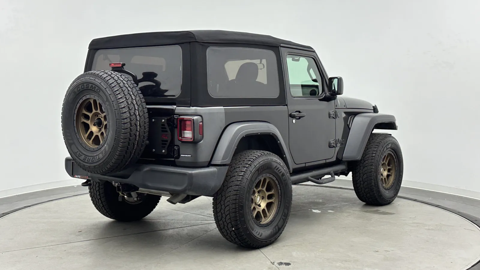 Jeep Wrangler photo 8