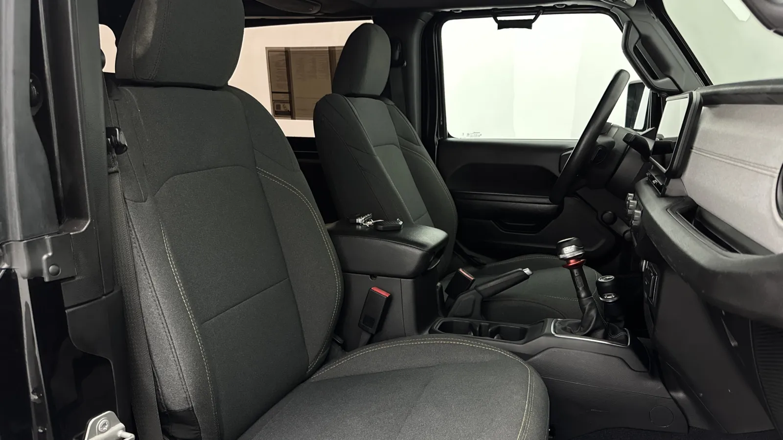 Jeep Wrangler photo 31