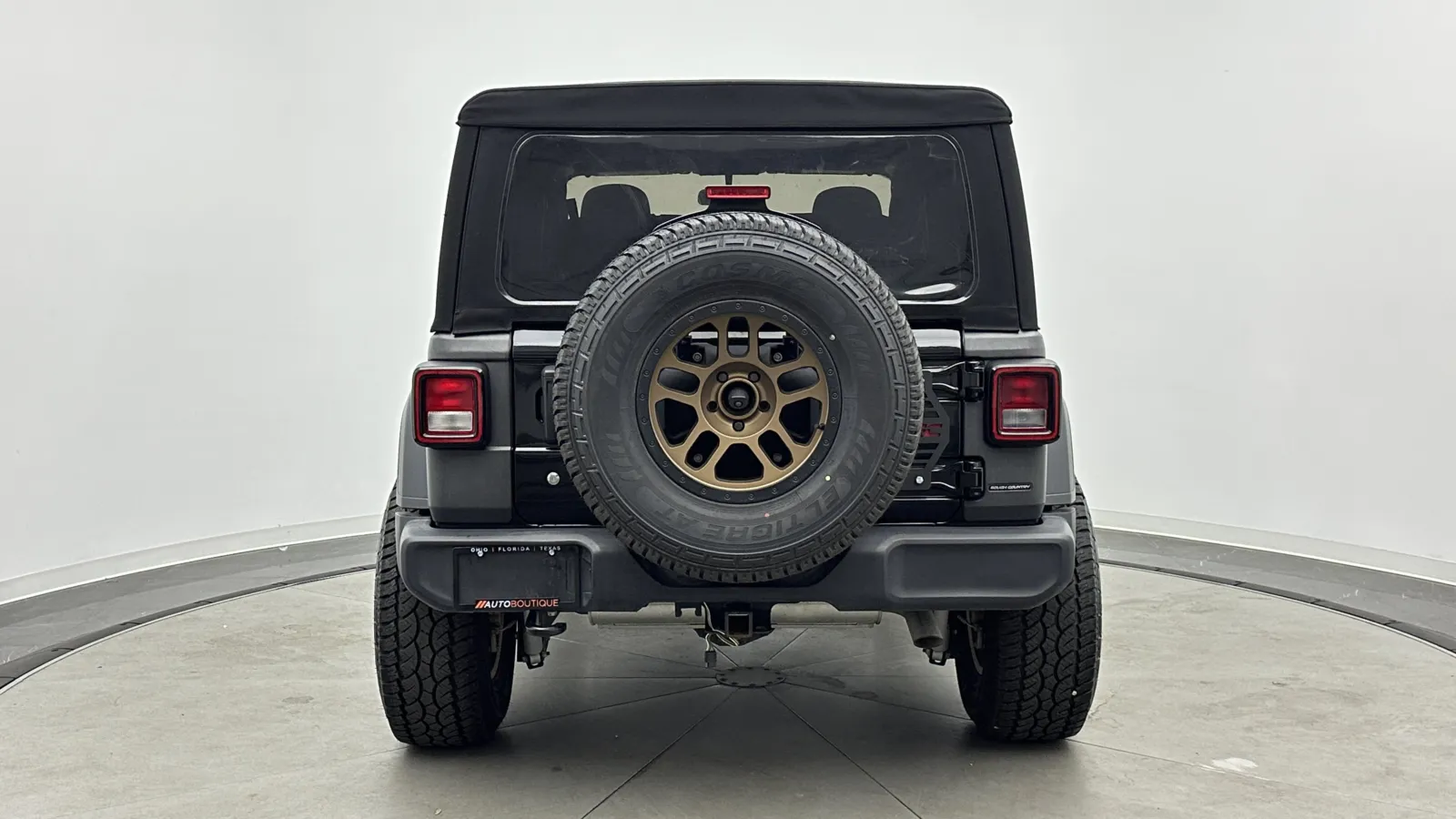 Jeep Wrangler photo 7