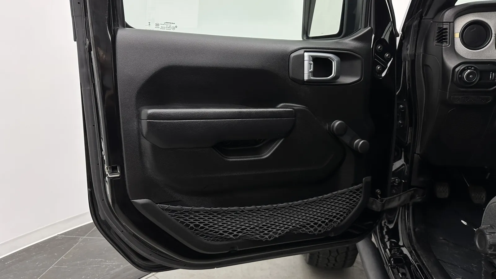Jeep Wrangler photo 15