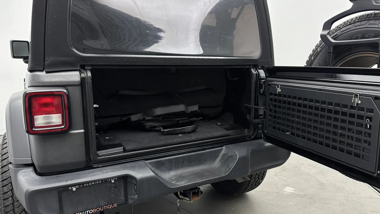Jeep Wrangler photo 27