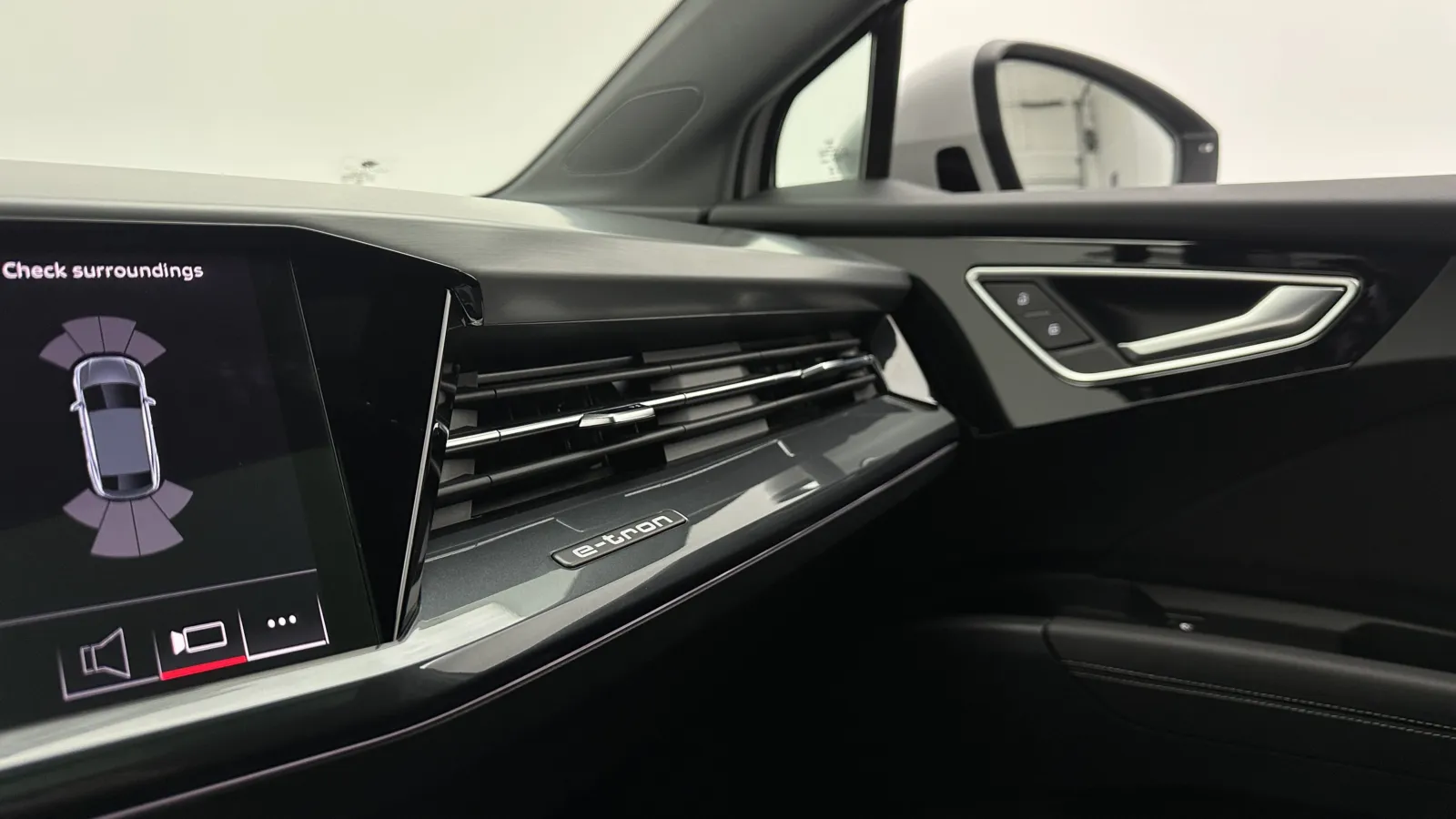 Audi e-tron Sportback photo 24