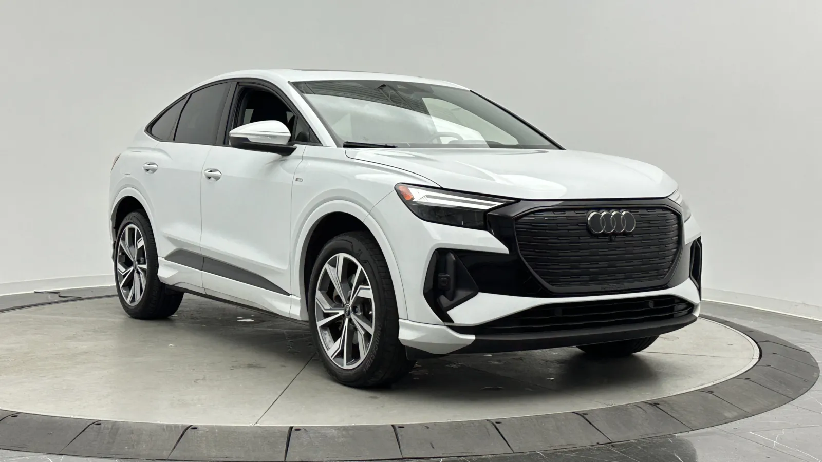 Audi e-tron Sportback photo 3