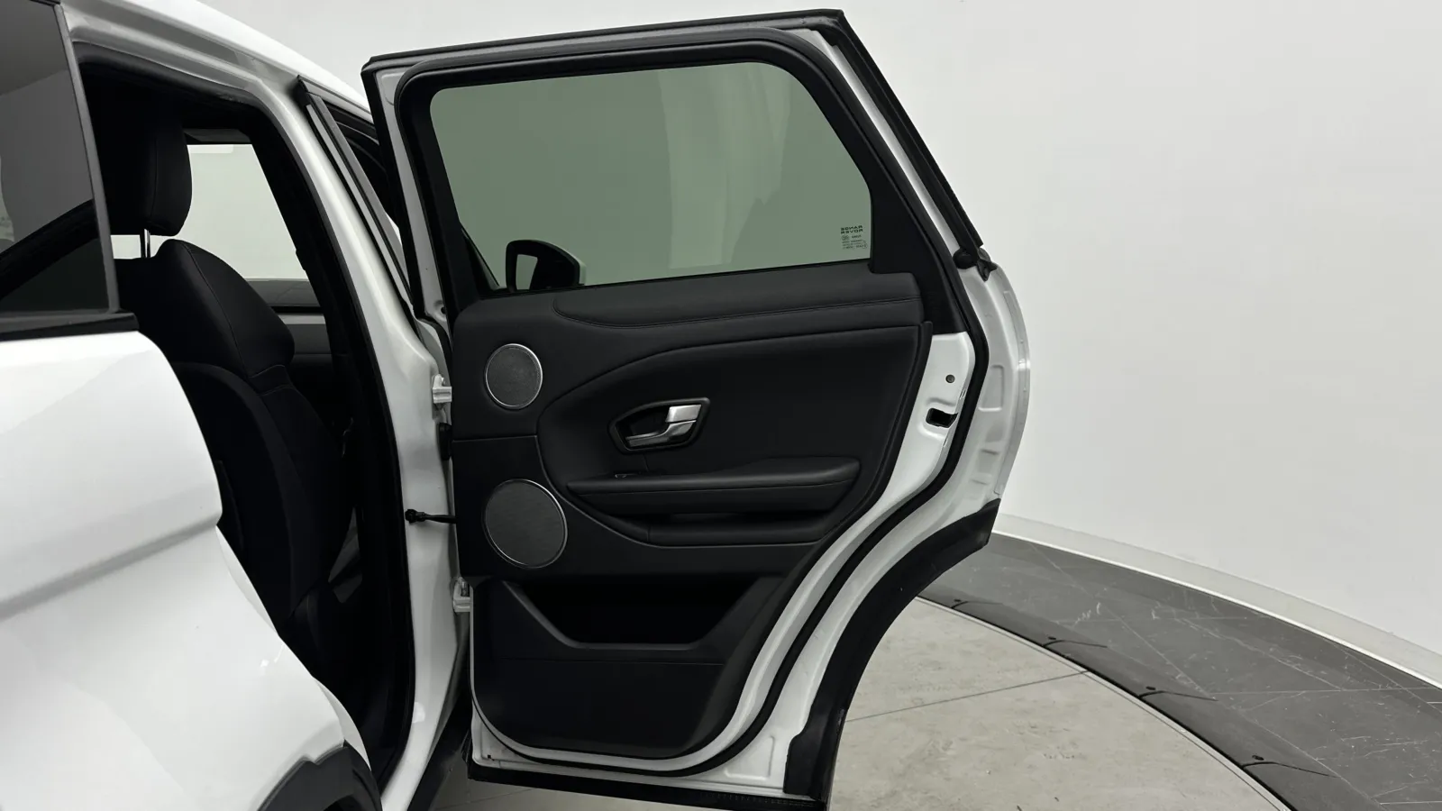 Land Rover Range Rover Evoque photo 24
