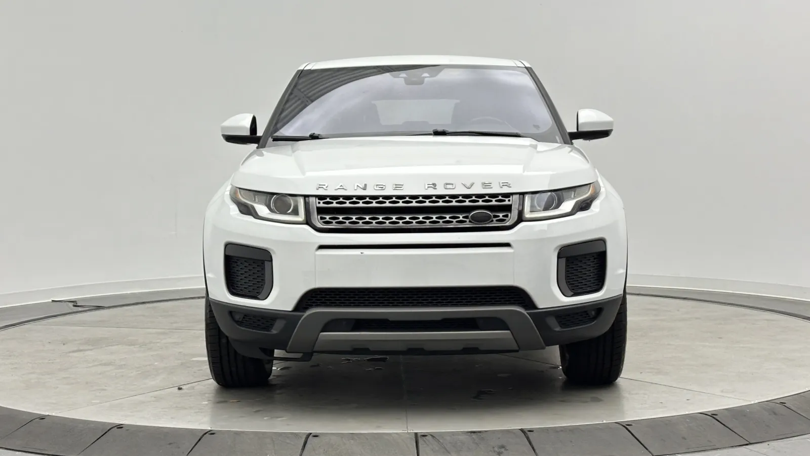 Land Rover Range Rover Evoque photo 2
