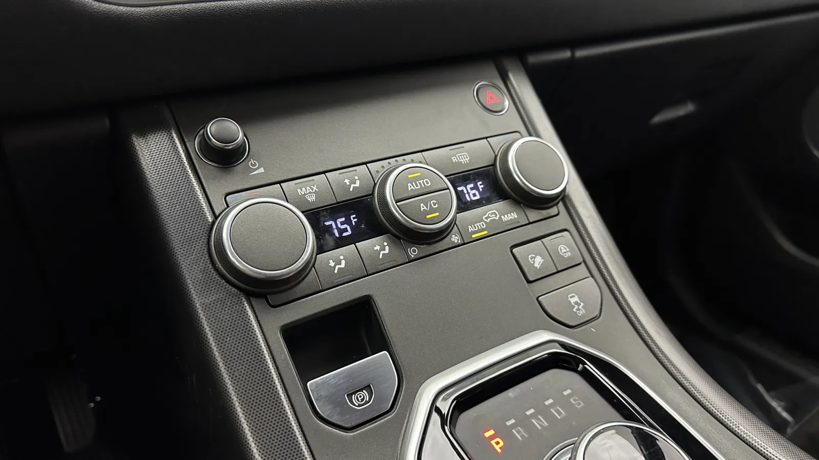 Land Rover Range Rover Evoque photo 15