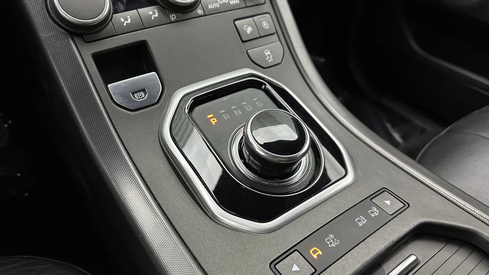 Land Rover Range Rover Evoque photo 14