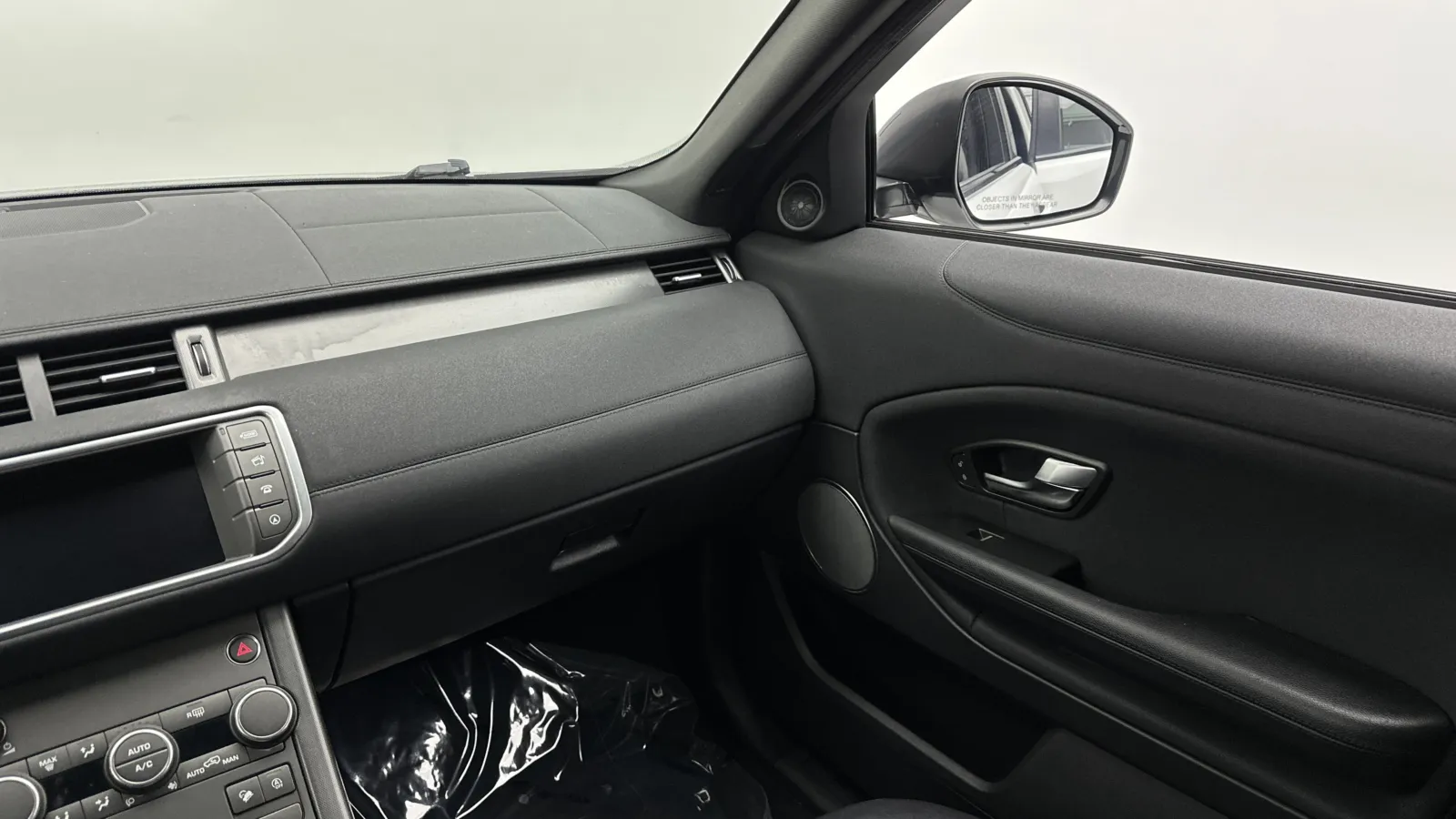 Land Rover Range Rover Evoque photo 29