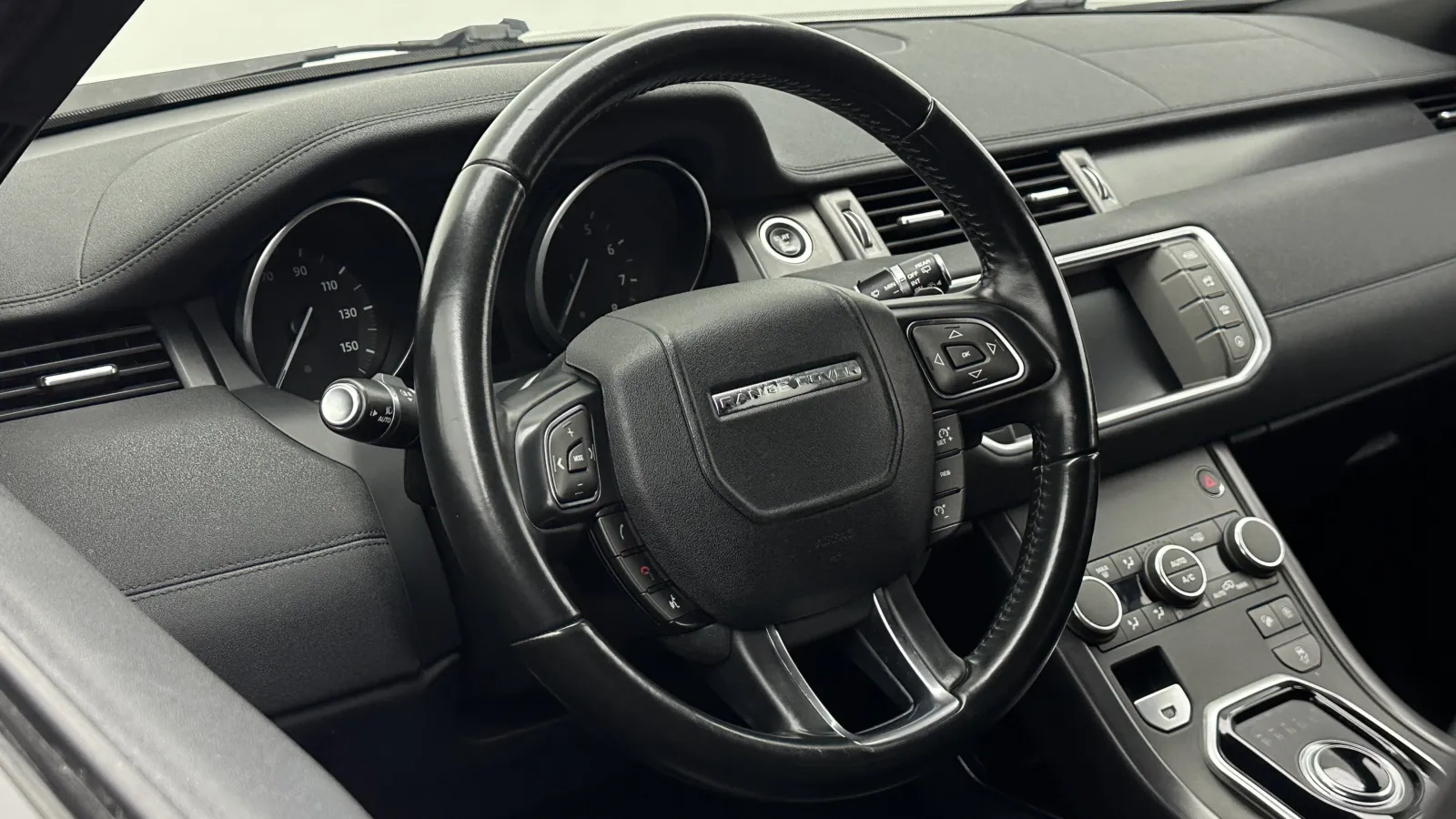 Land Rover Range Rover Evoque photo 8