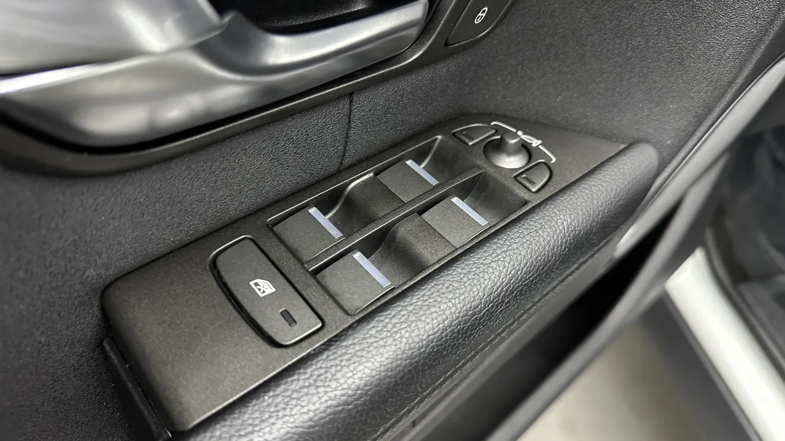 Land Rover Range Rover Evoque photo 11