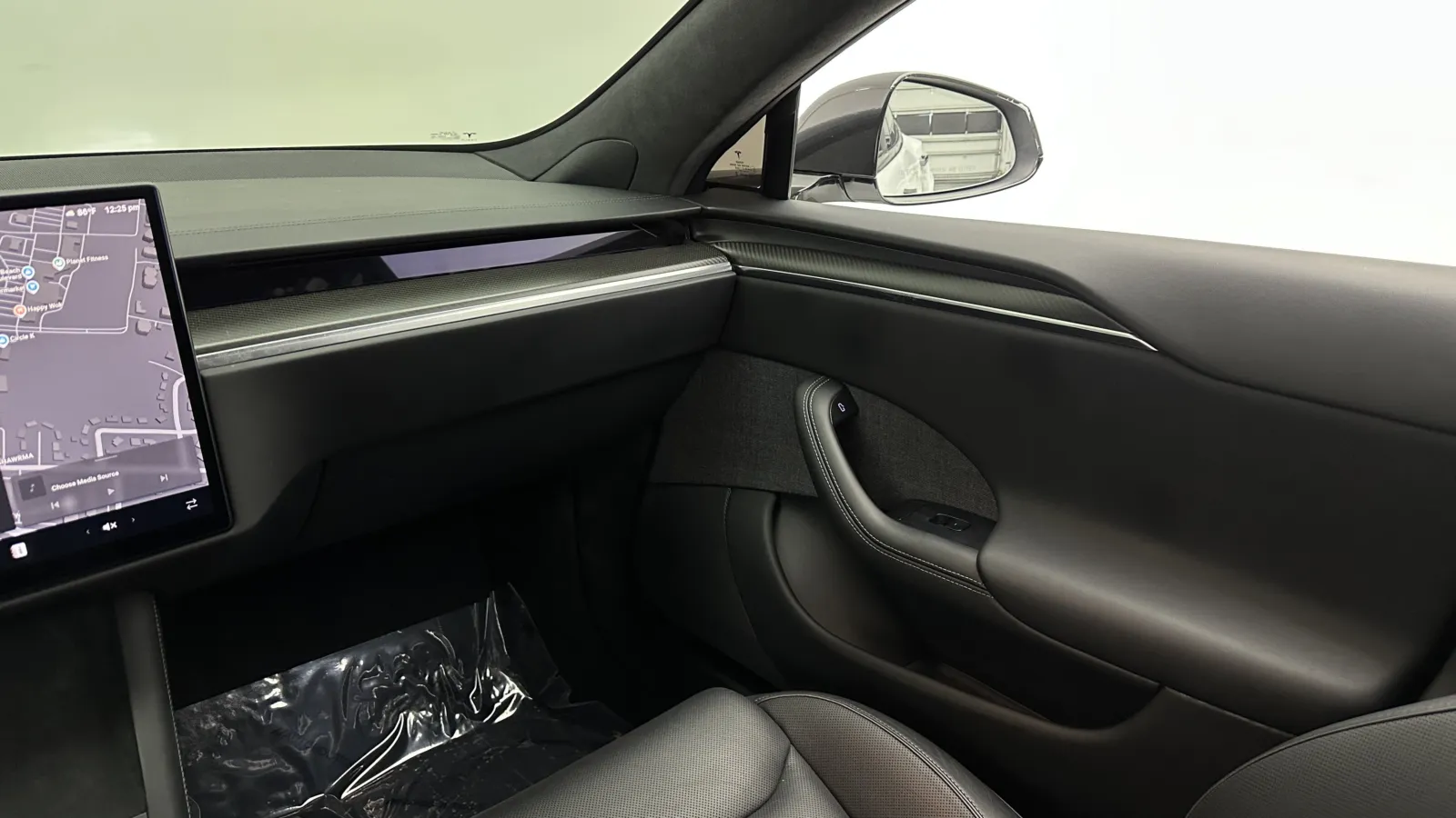 Tesla Model S photo 36